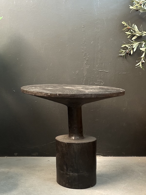 Mesa de Camerún Negra